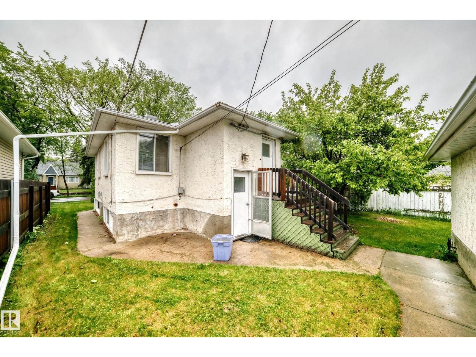 7723 81 AV NW - 44