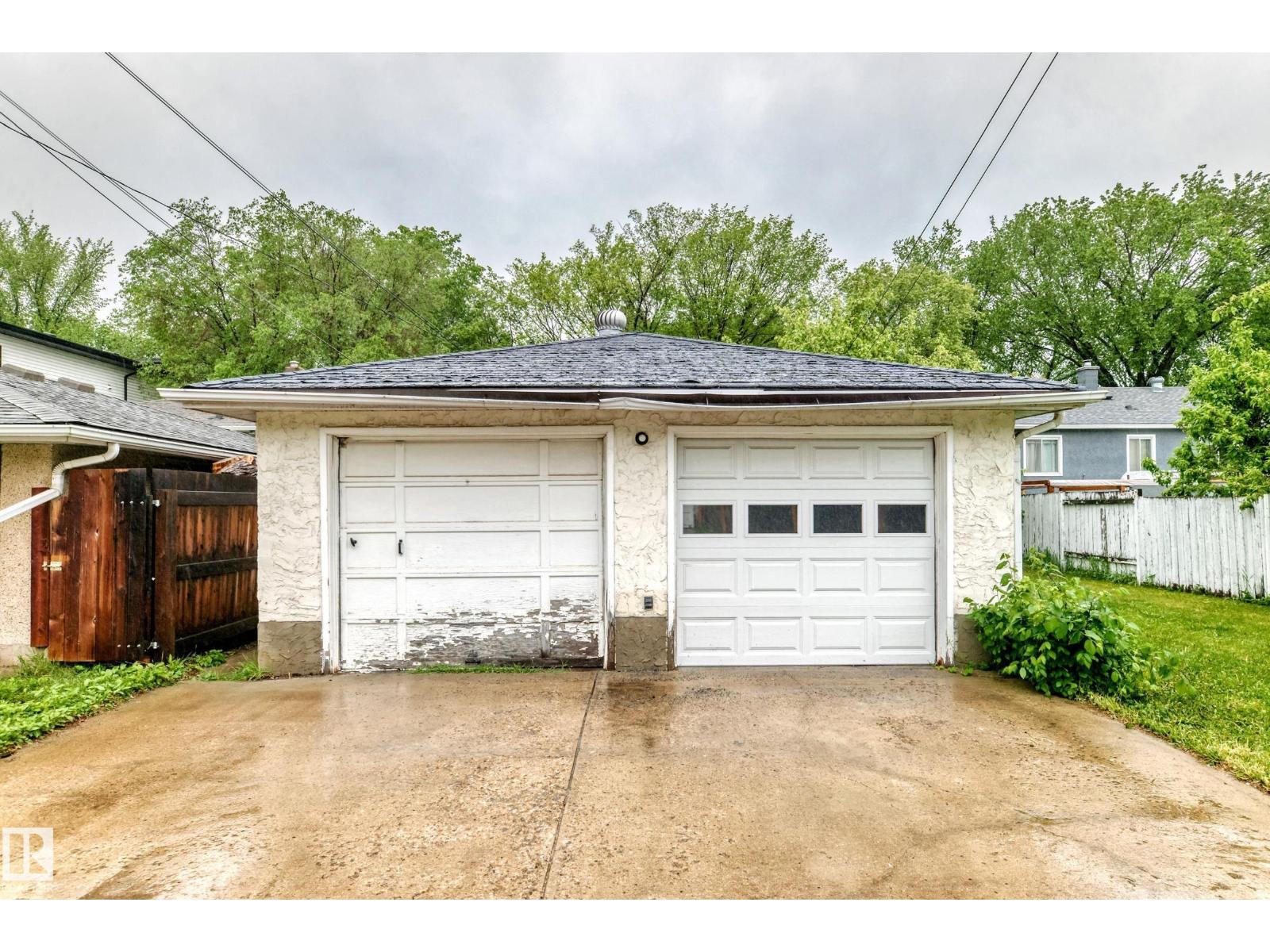 7723 81 AV NW - 47