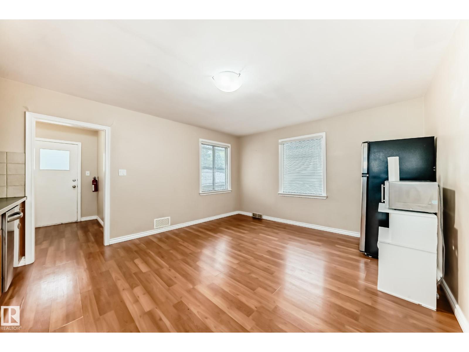 7723 81 AV NW - 6