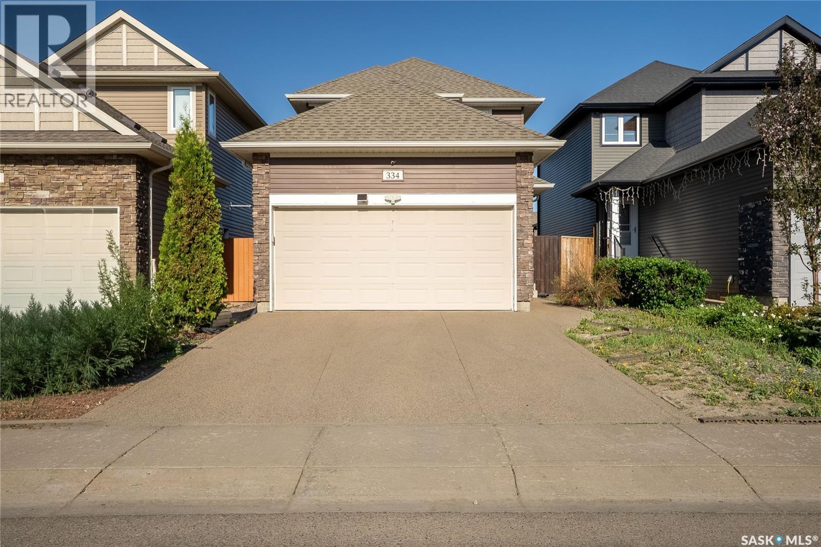 334 Dickson CRESCENT - 1