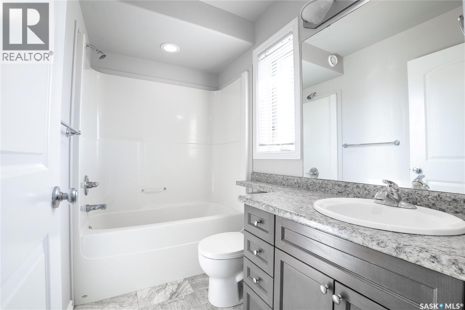 334 Dickson CRESCENT - 11
