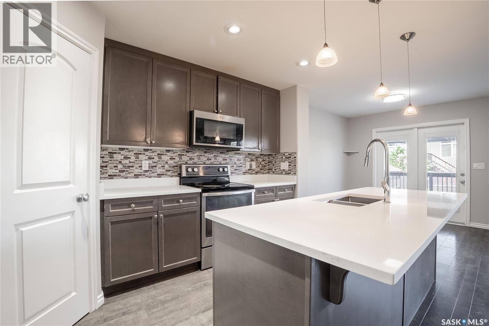 334 Dickson CRESCENT - 8