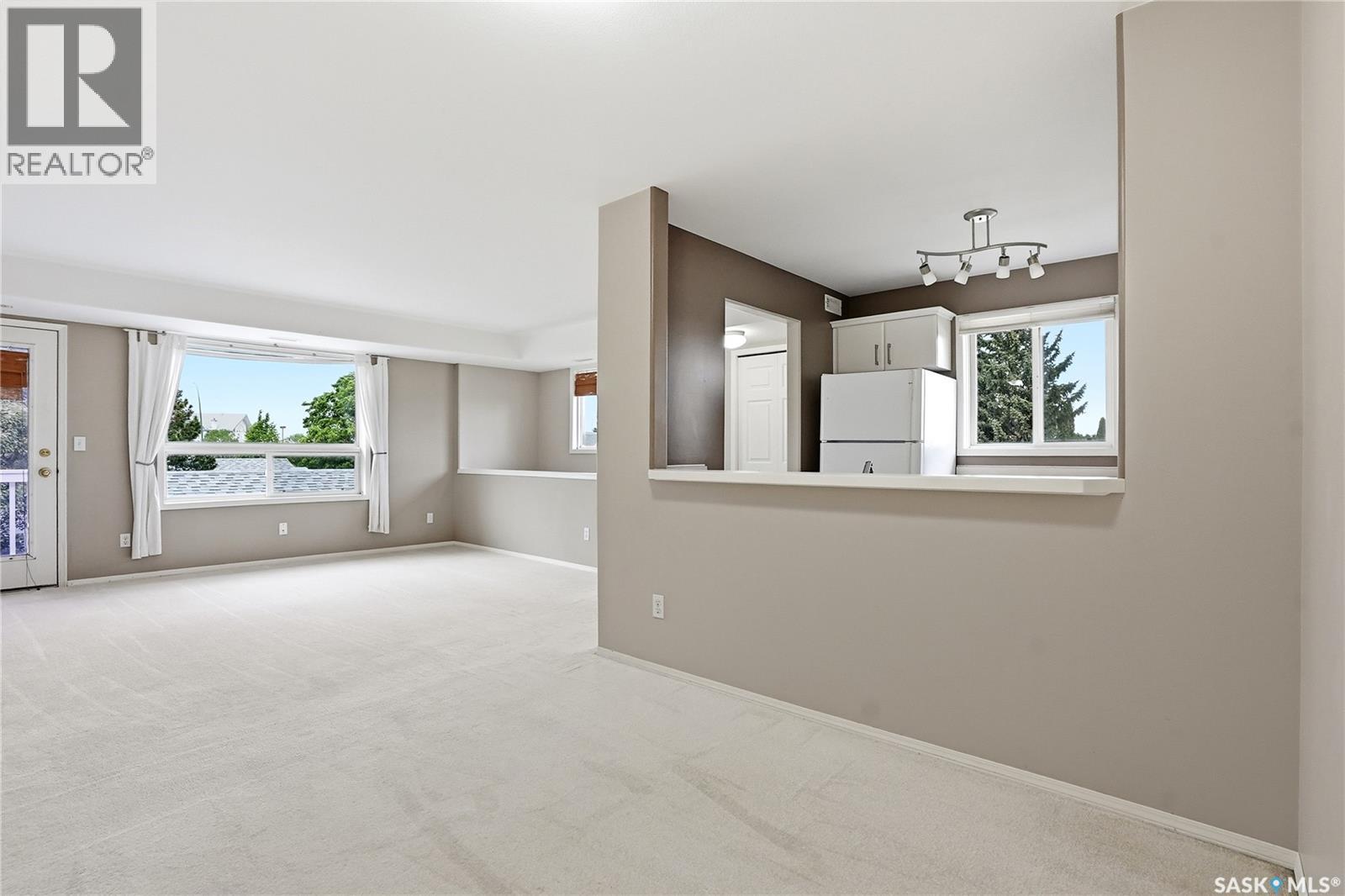 #105 615 PEREHUDOFF CRESCENT - 12