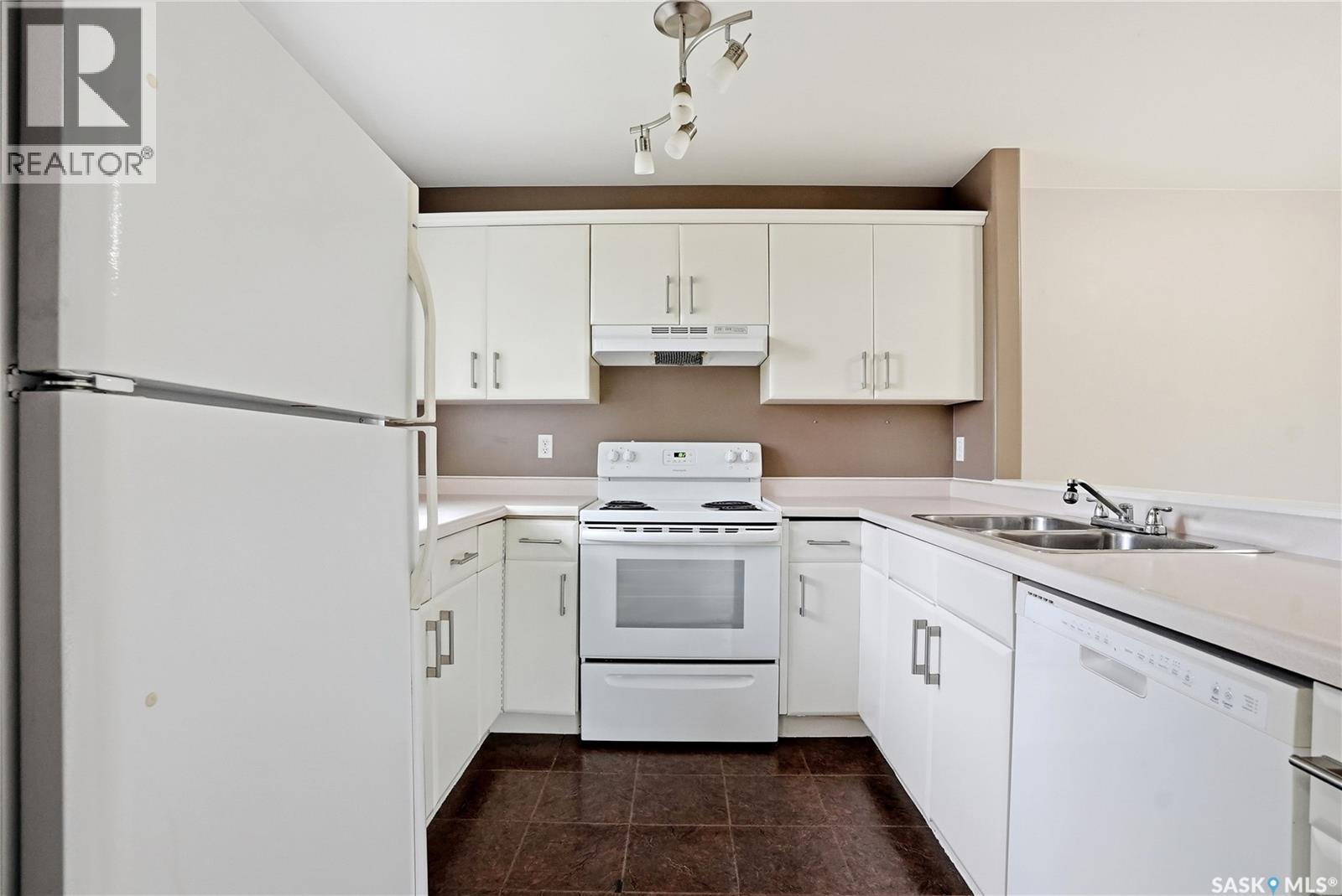 #105 615 PEREHUDOFF CRESCENT - 13