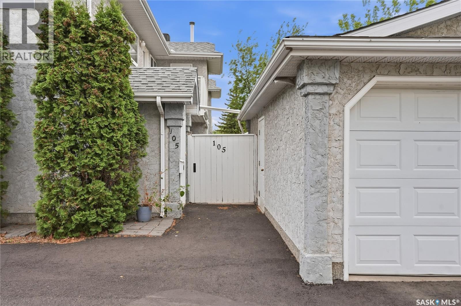 #105 615 PEREHUDOFF CRESCENT - Image 2