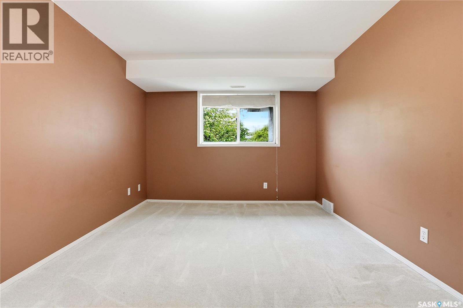 #105 615 PEREHUDOFF CRESCENT - 24