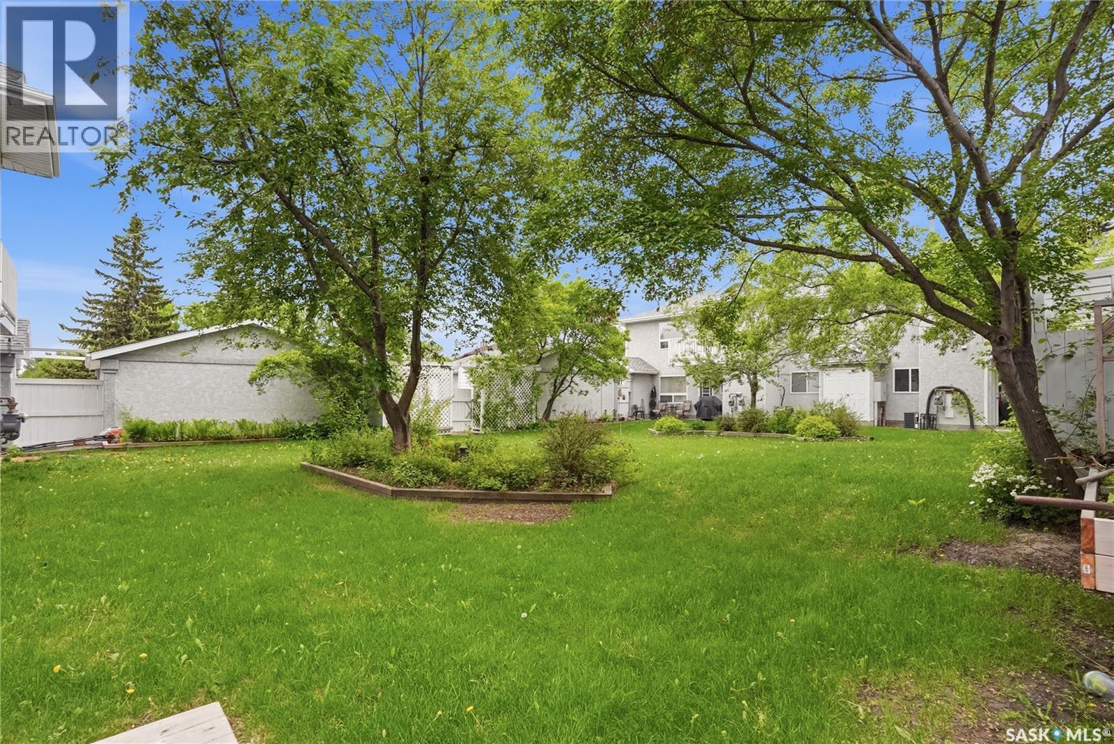 #105 615 PEREHUDOFF CRESCENT - 35
