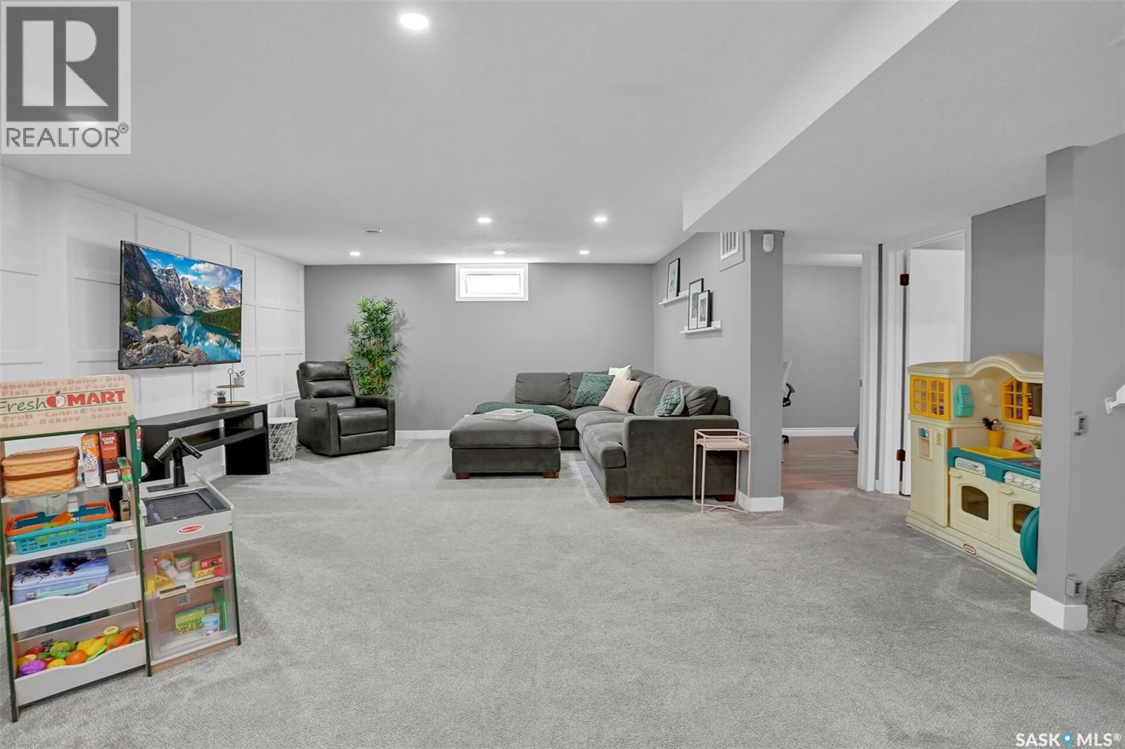 28 PLEASANTVIEW BAY - 32