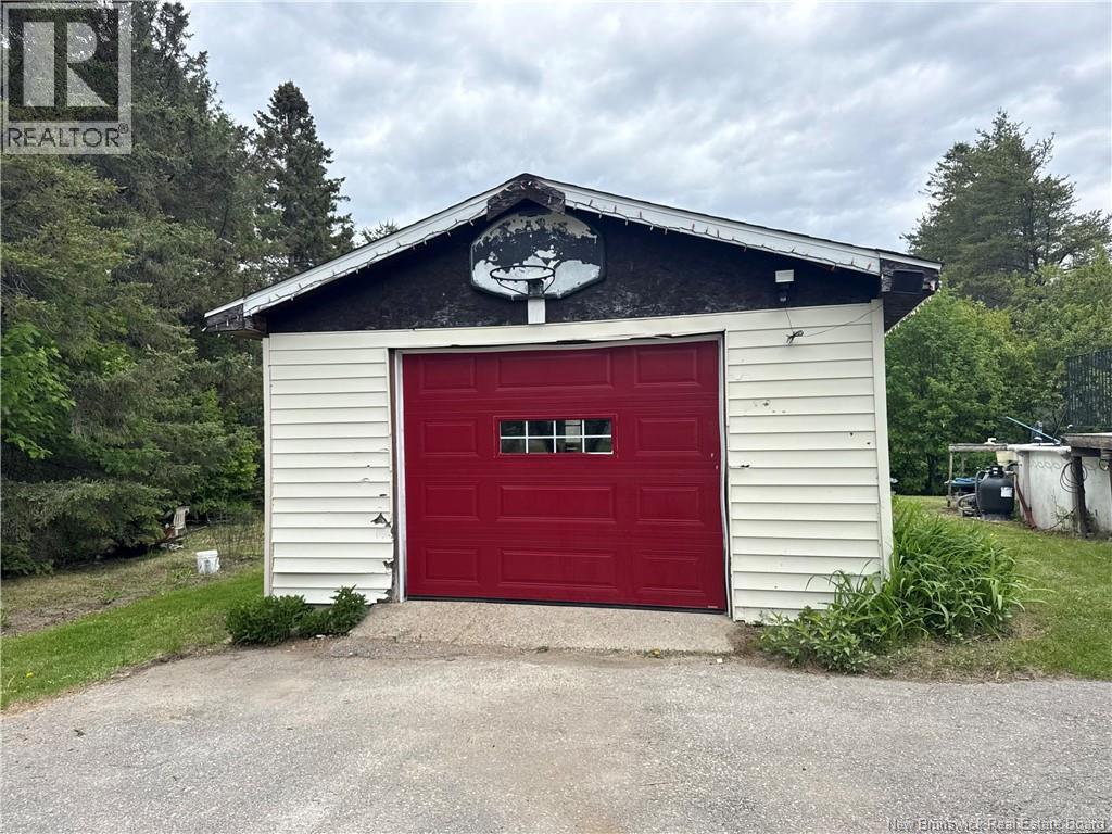 180 Hutchison Drive - 2