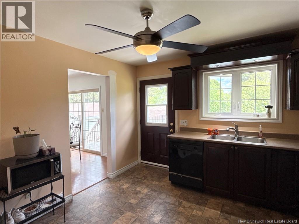 180 Hutchison Drive - 4