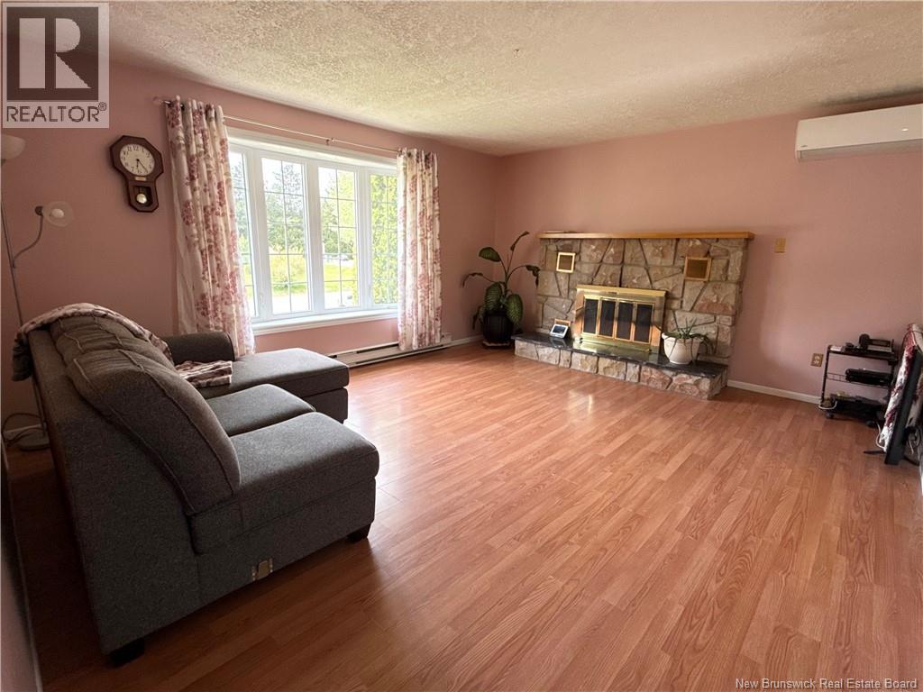 180 Hutchison Drive - 6