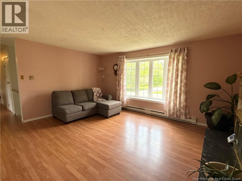 180 Hutchison Drive - 7