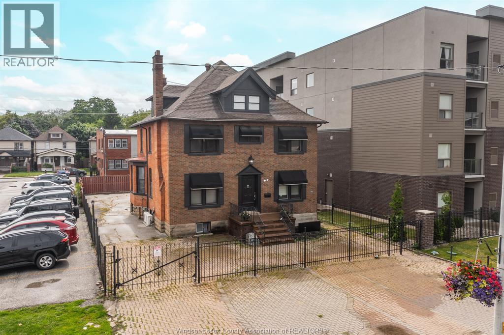 961 OUELLETTE AVENUE - 1