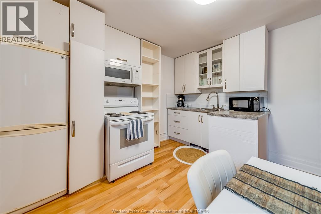 961 OUELLETTE AVENUE - 21