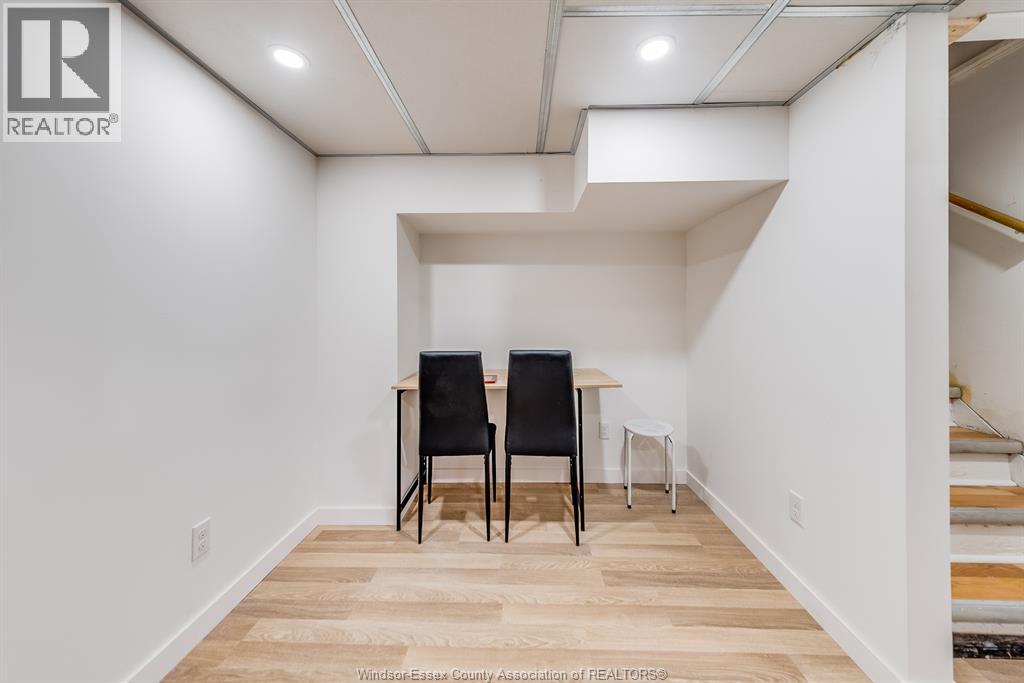 961 OUELLETTE AVENUE - 35