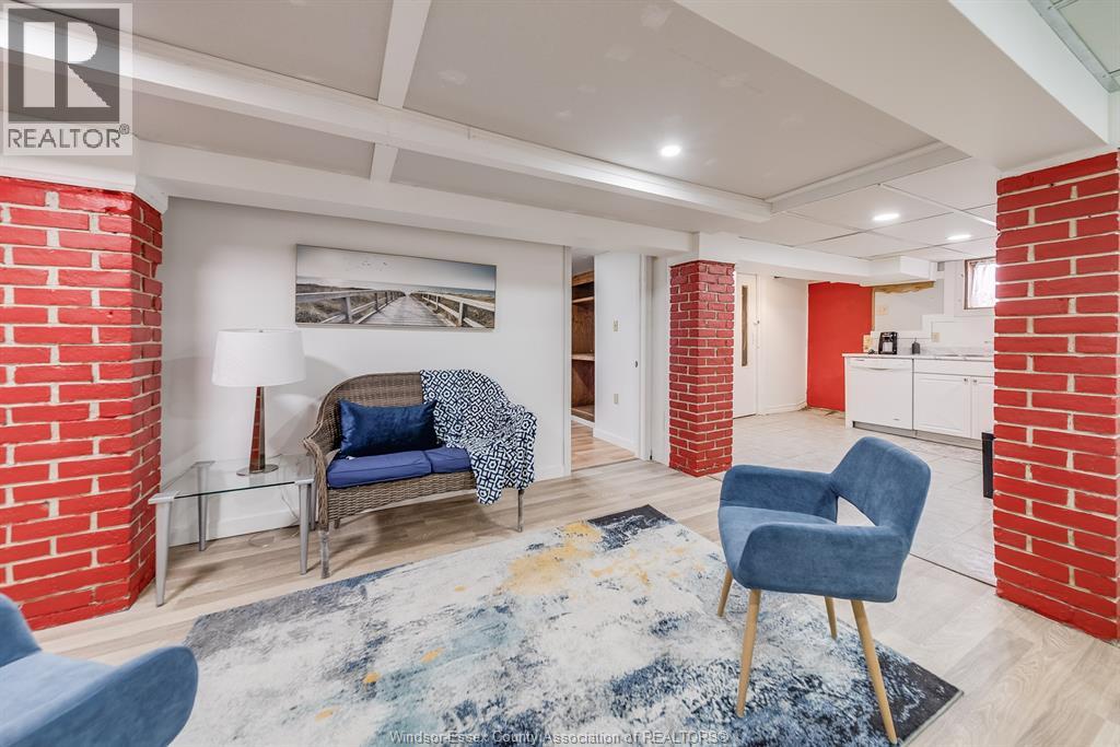 961 OUELLETTE AVENUE - 36