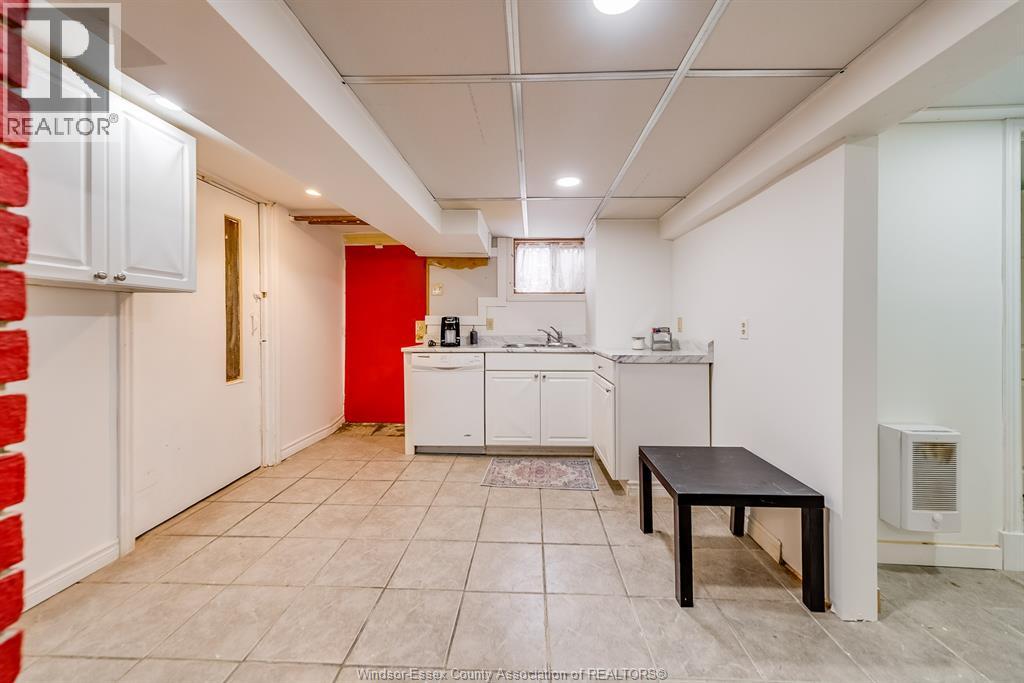 961 OUELLETTE AVENUE - 40