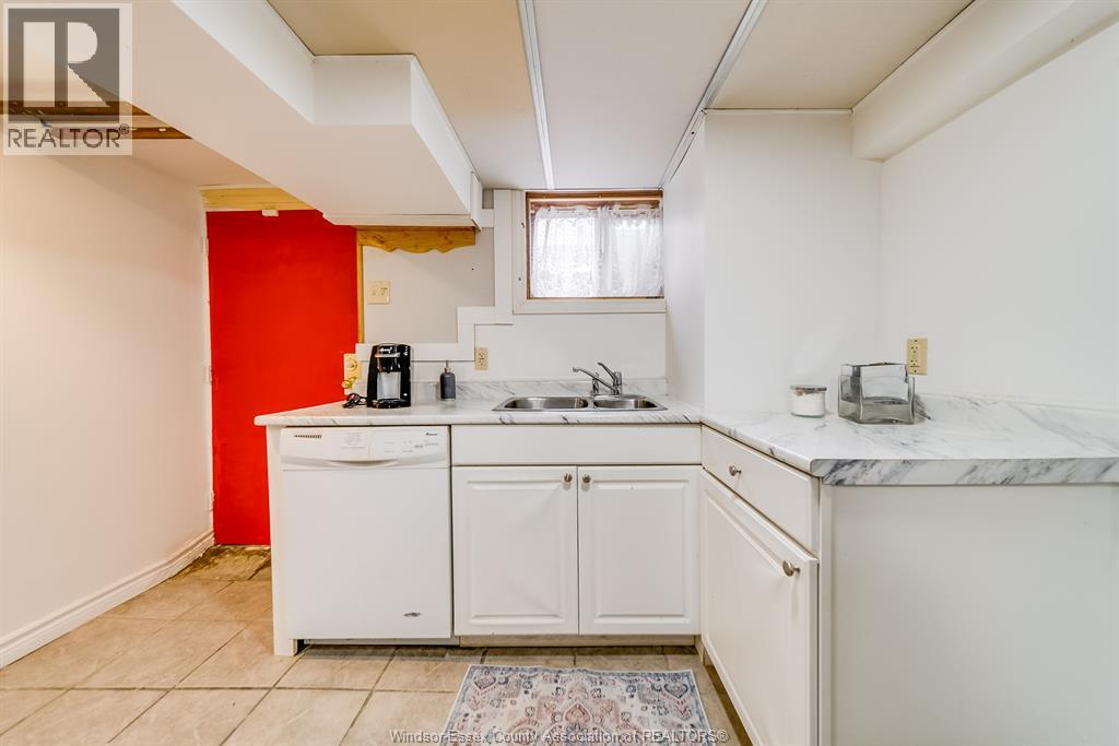 961 OUELLETTE AVENUE - 42