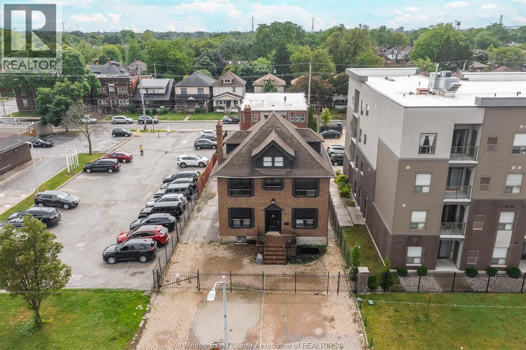 961 OUELLETTE AVENUE - 5