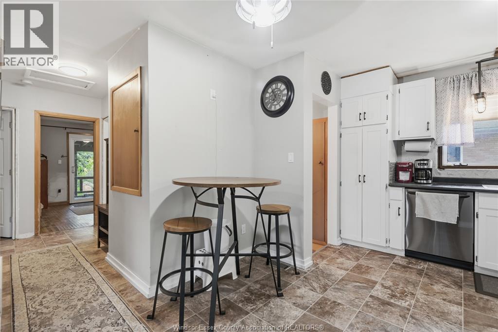 36 WOODLAND AVENUE - 8