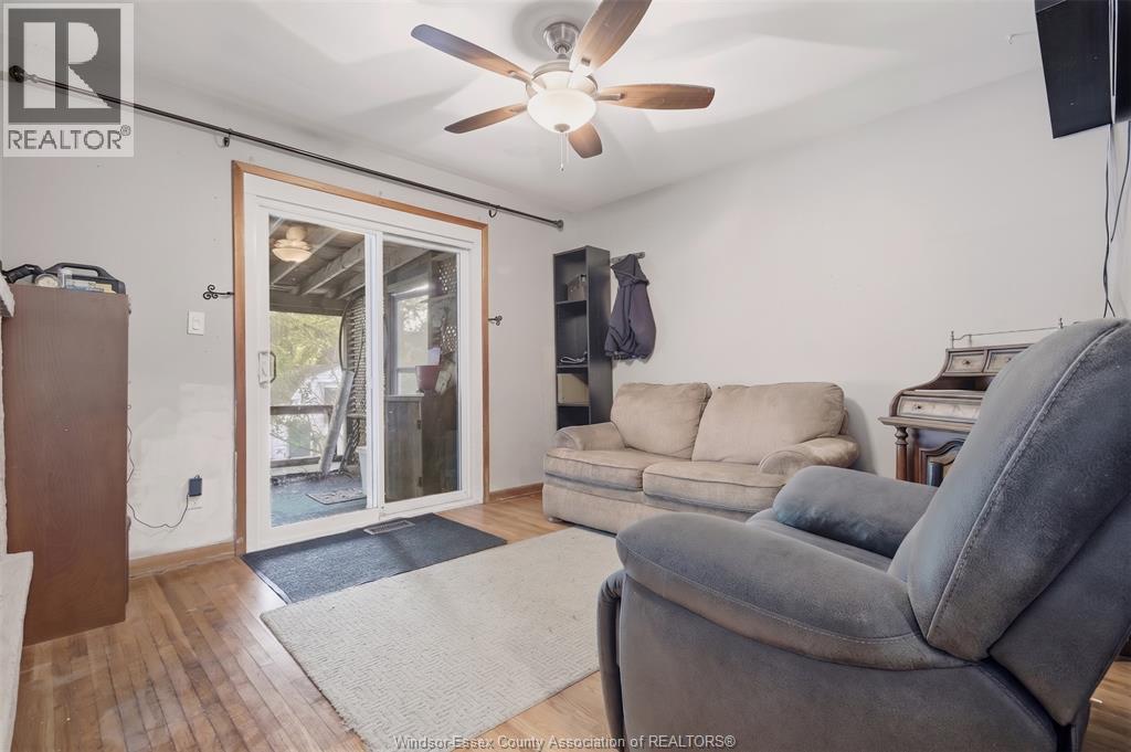 36 WOODLAND AVENUE - 9