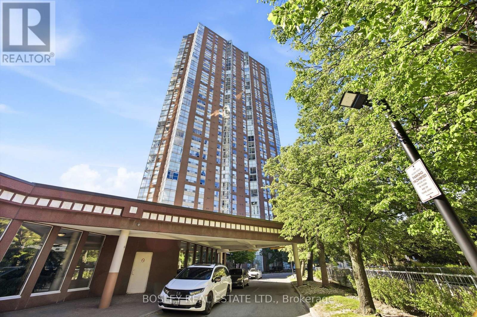 #611 5 CONCORDE PLACE - 1
