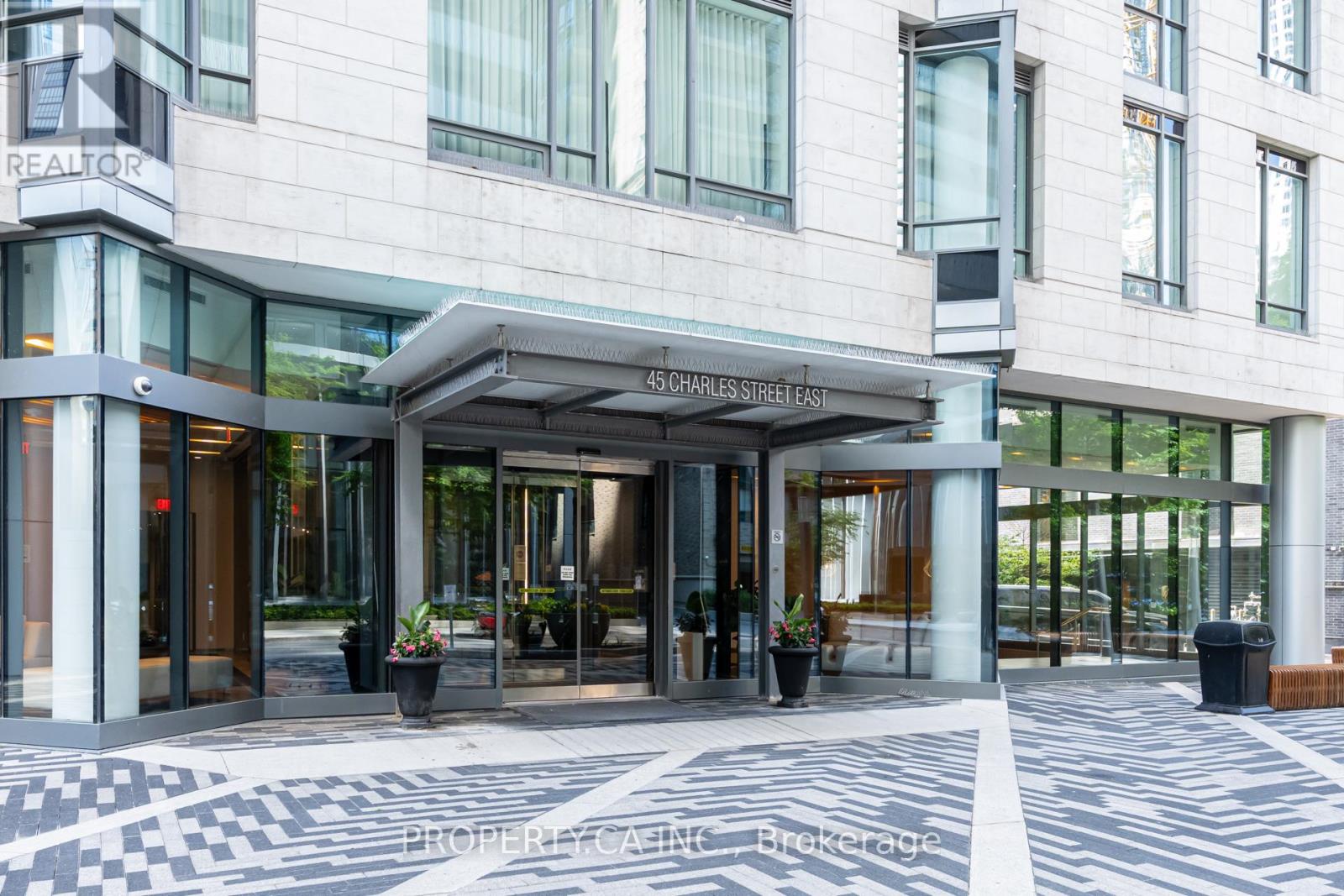 Listing photo of 502 - 45 CHARLES STREET E
