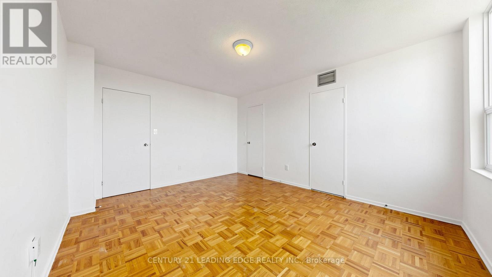#1609 20 EDGECLIFF GOLFWAY - 18