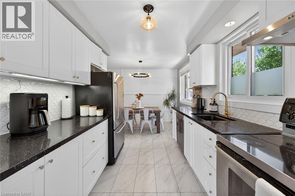23 DUCHESS Court - 12