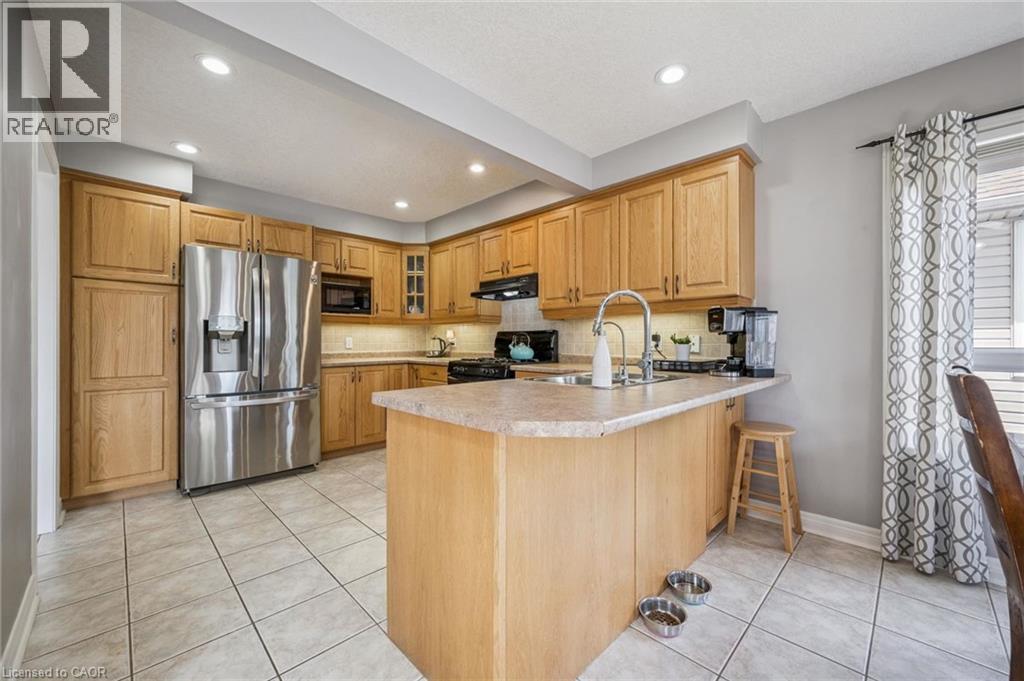 15 ZINKANN Crescent - 13