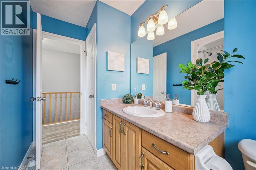 15 ZINKANN Crescent - 30