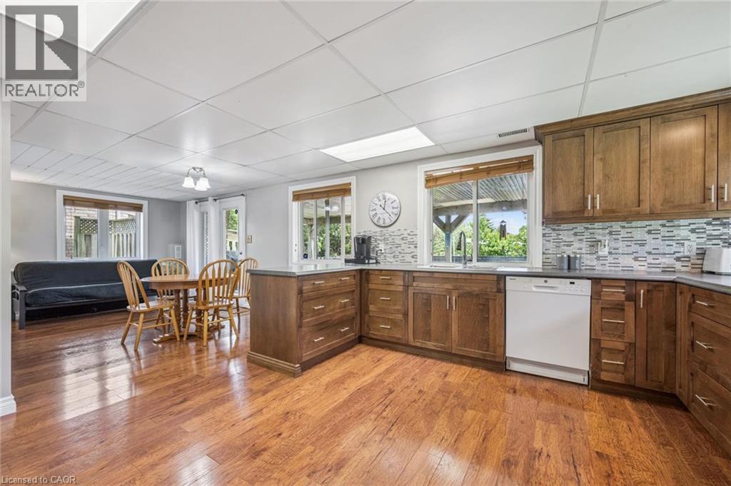 15 ZINKANN Crescent - 33