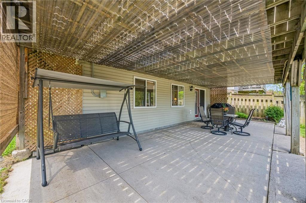 15 ZINKANN Crescent - 43