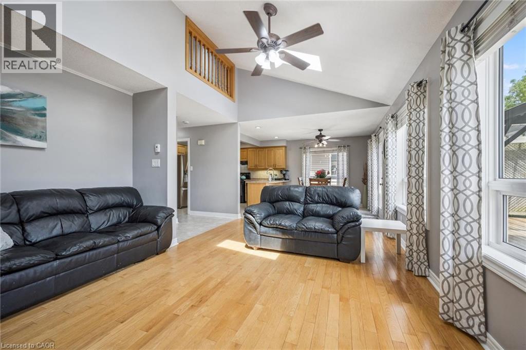 15 ZINKANN Crescent - 9