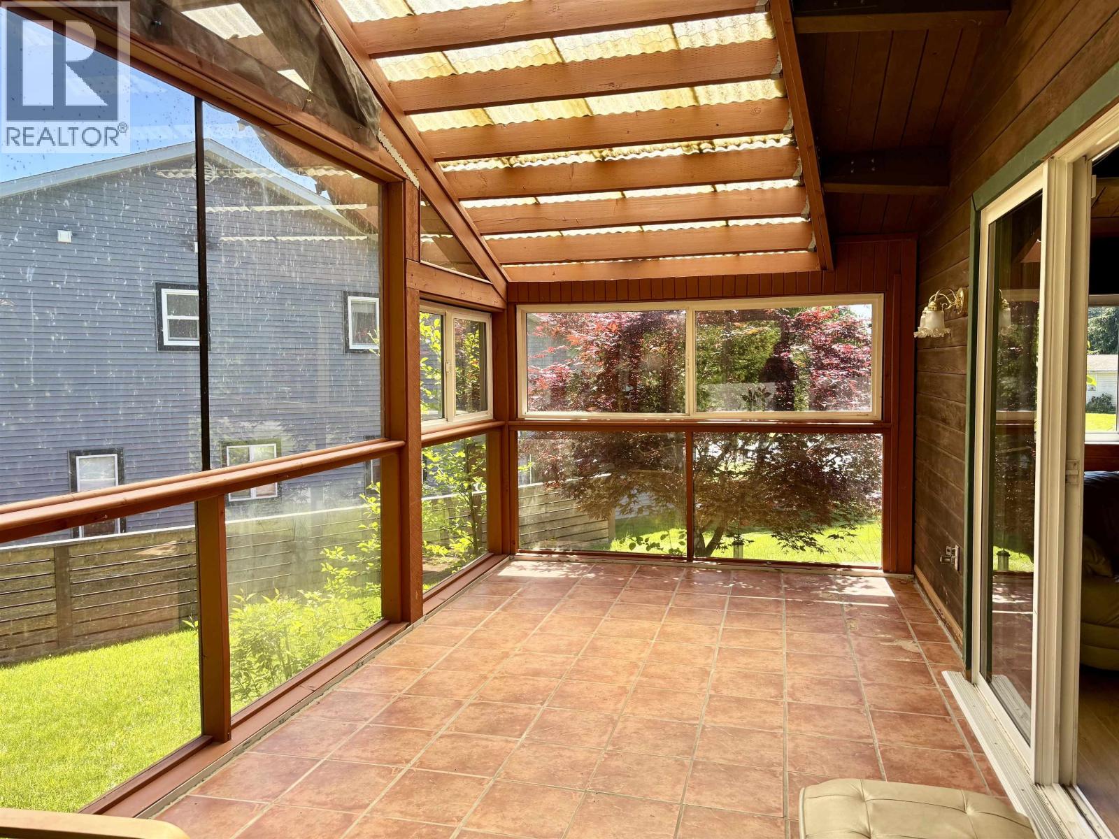 41 AMOS STREET - 12