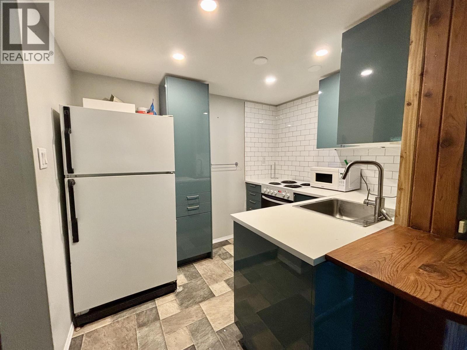 41 AMOS STREET - 17