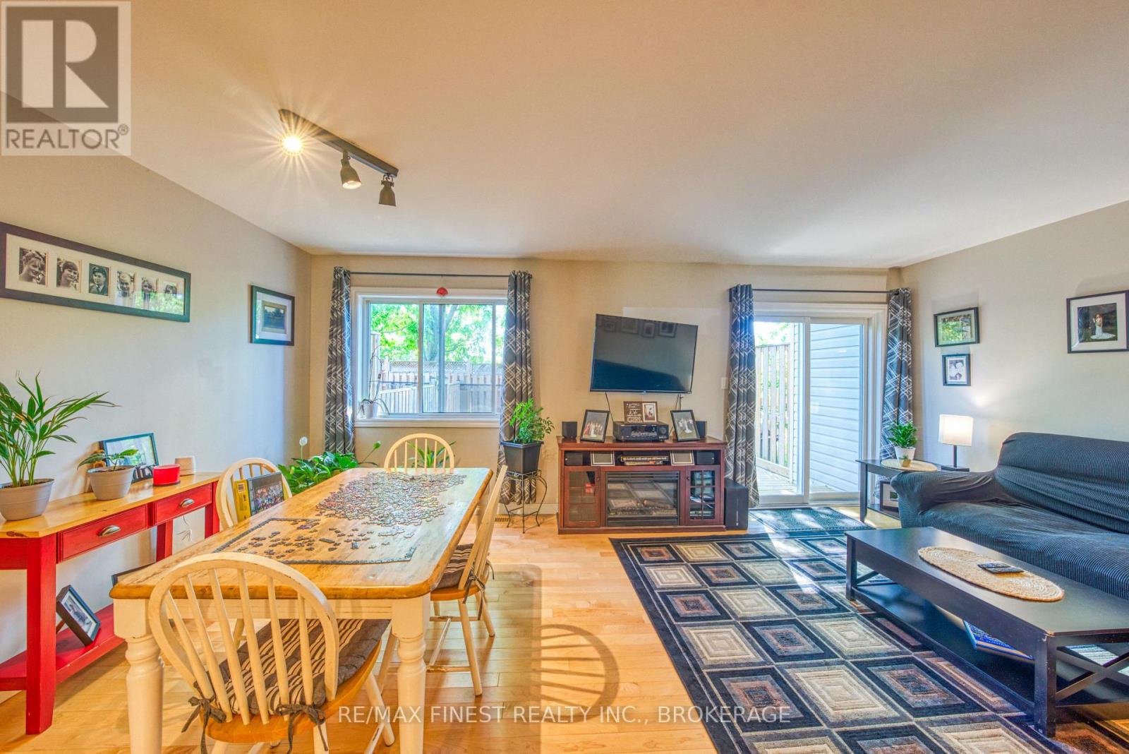 1010 ROSANNA AVENUE - 11