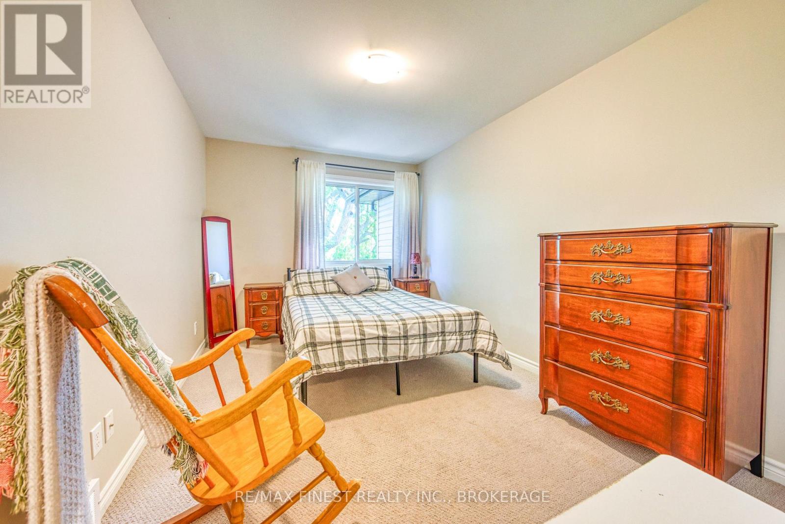 1010 ROSANNA AVENUE - 17