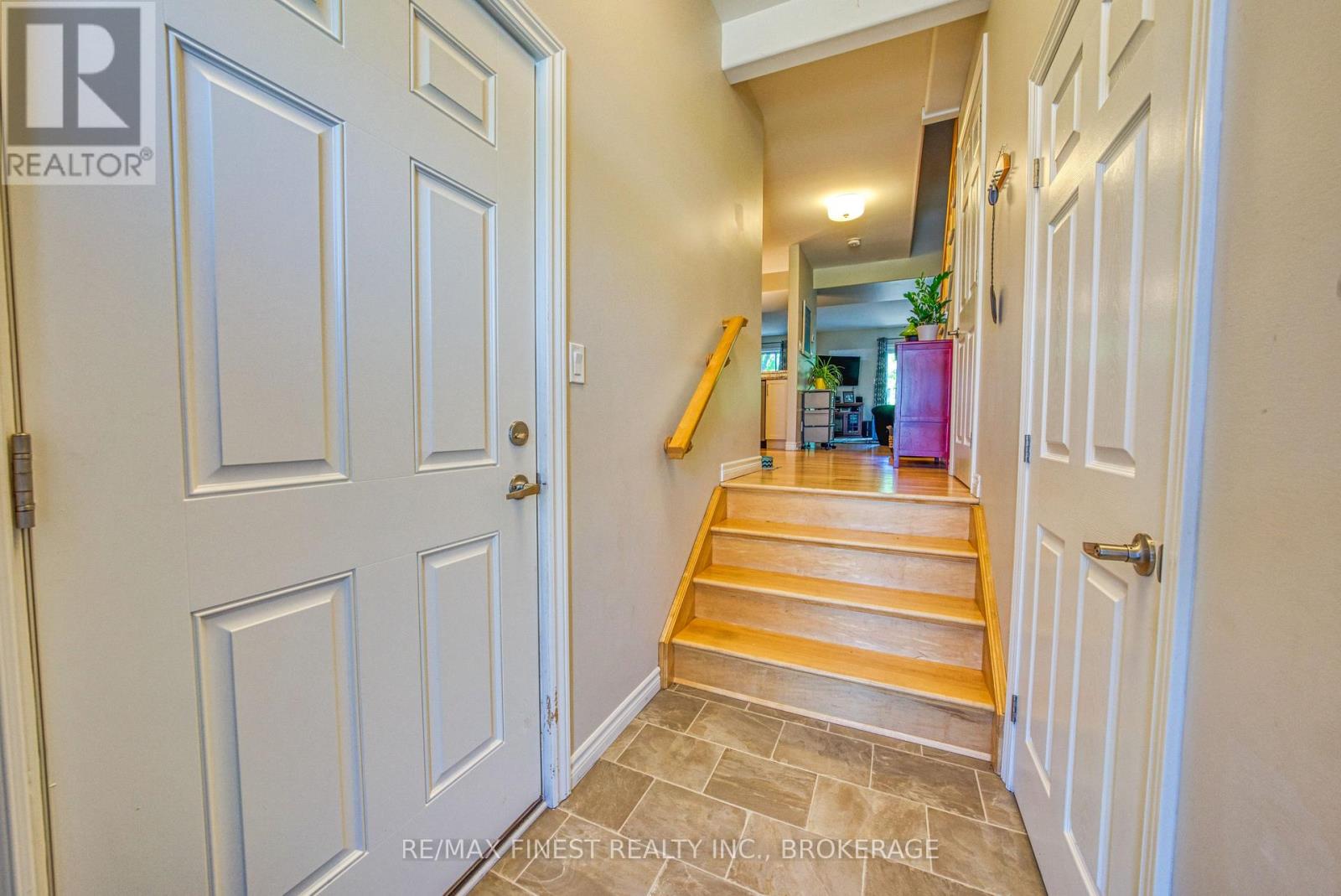 1010 ROSANNA AVENUE - 2