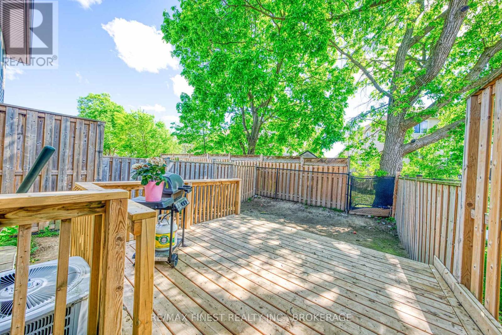 1010 ROSANNA AVENUE - 24