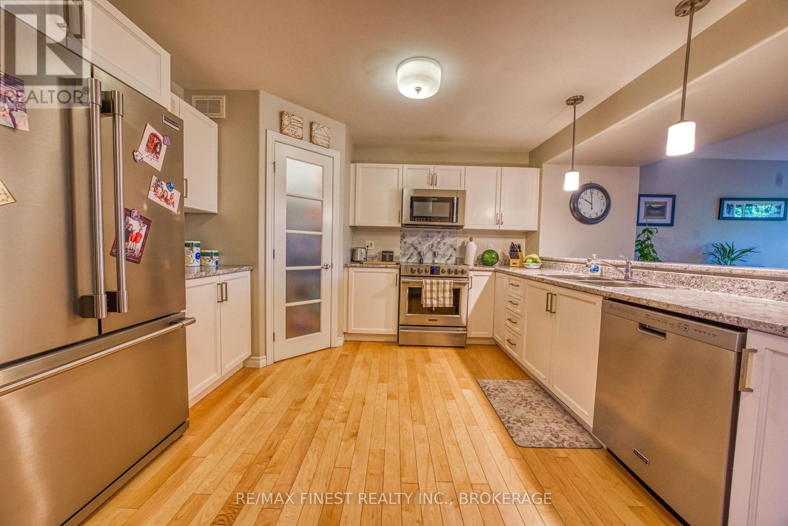 1010 ROSANNA AVENUE - 5