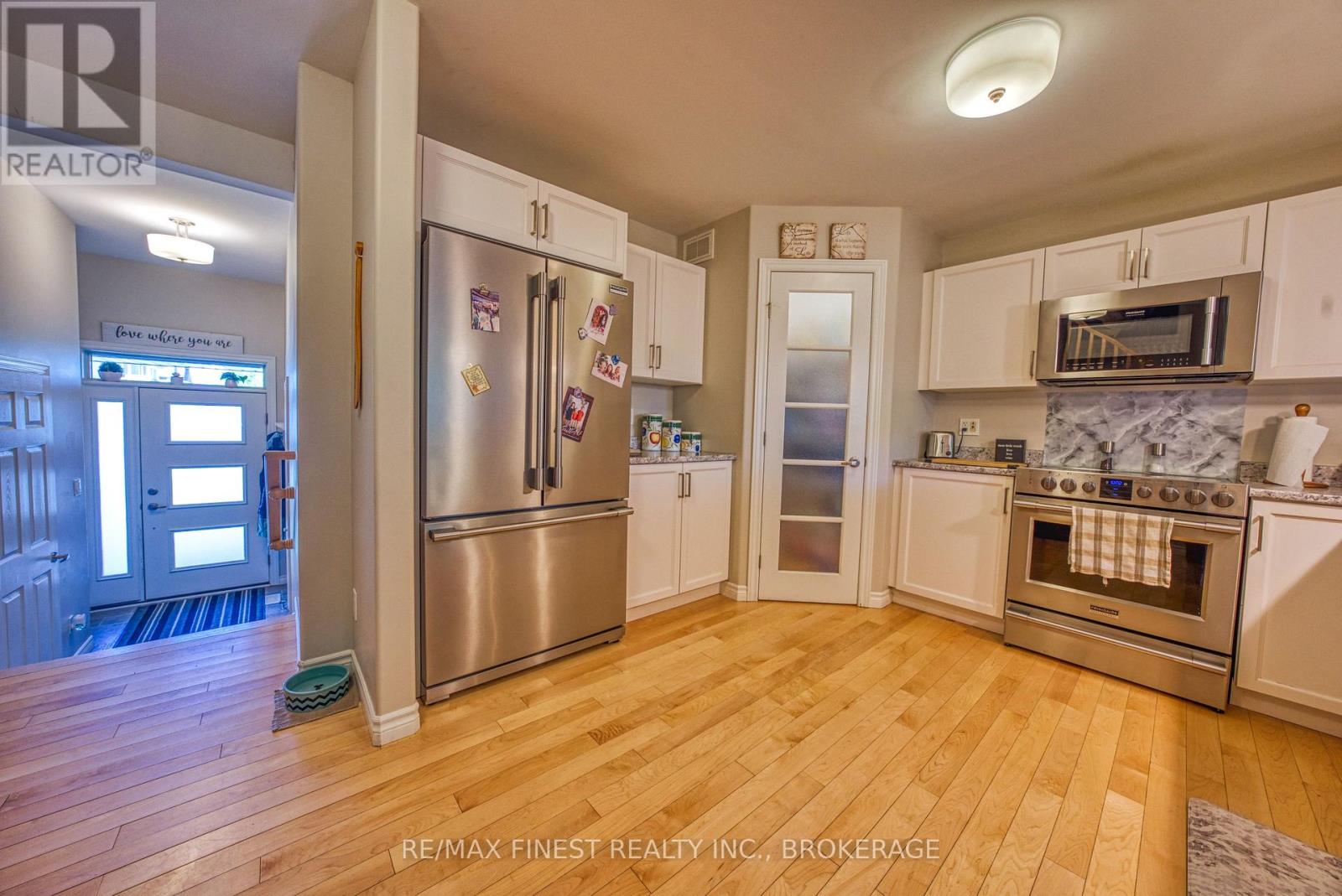 1010 ROSANNA AVENUE - 7