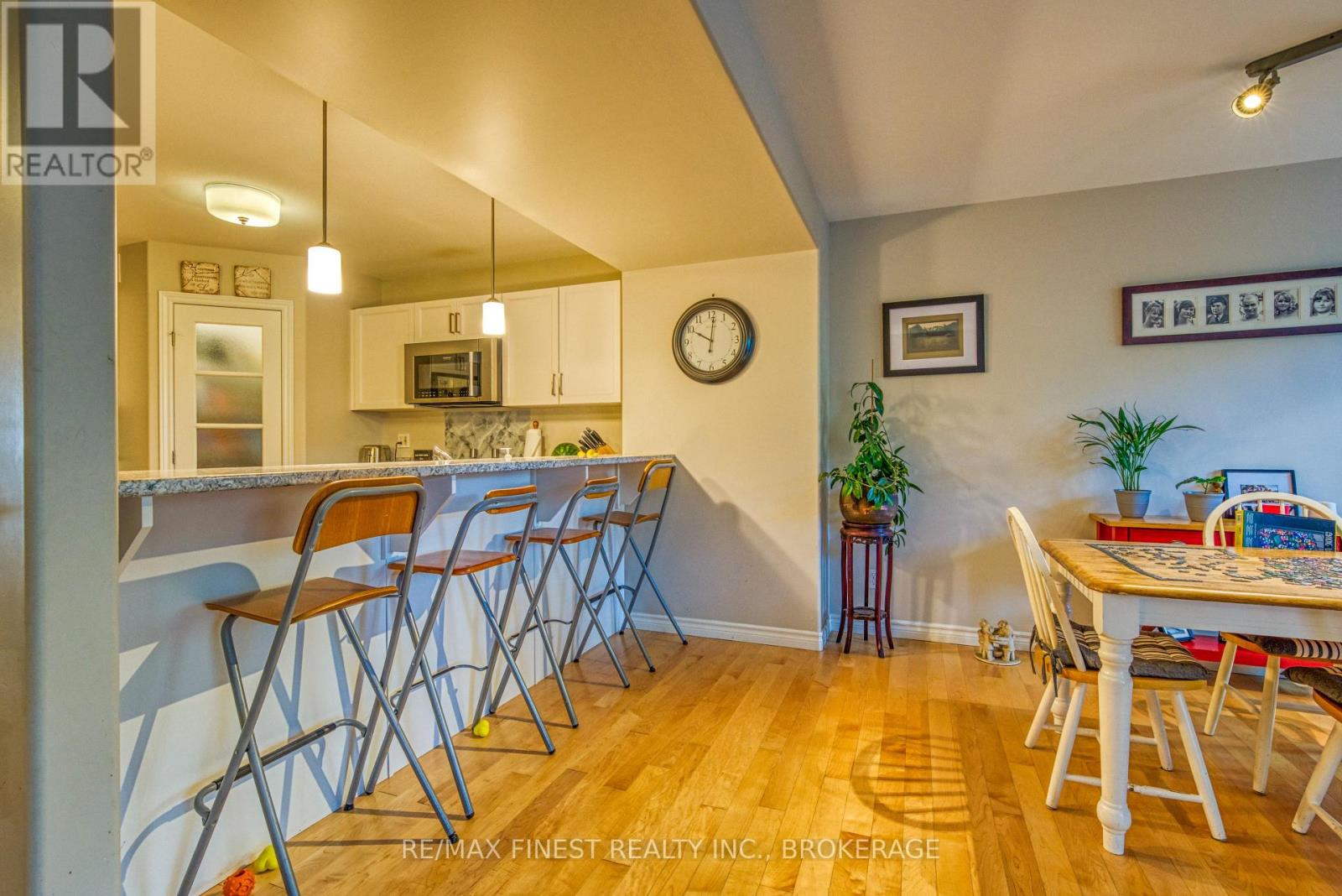 1010 ROSANNA AVENUE - 9