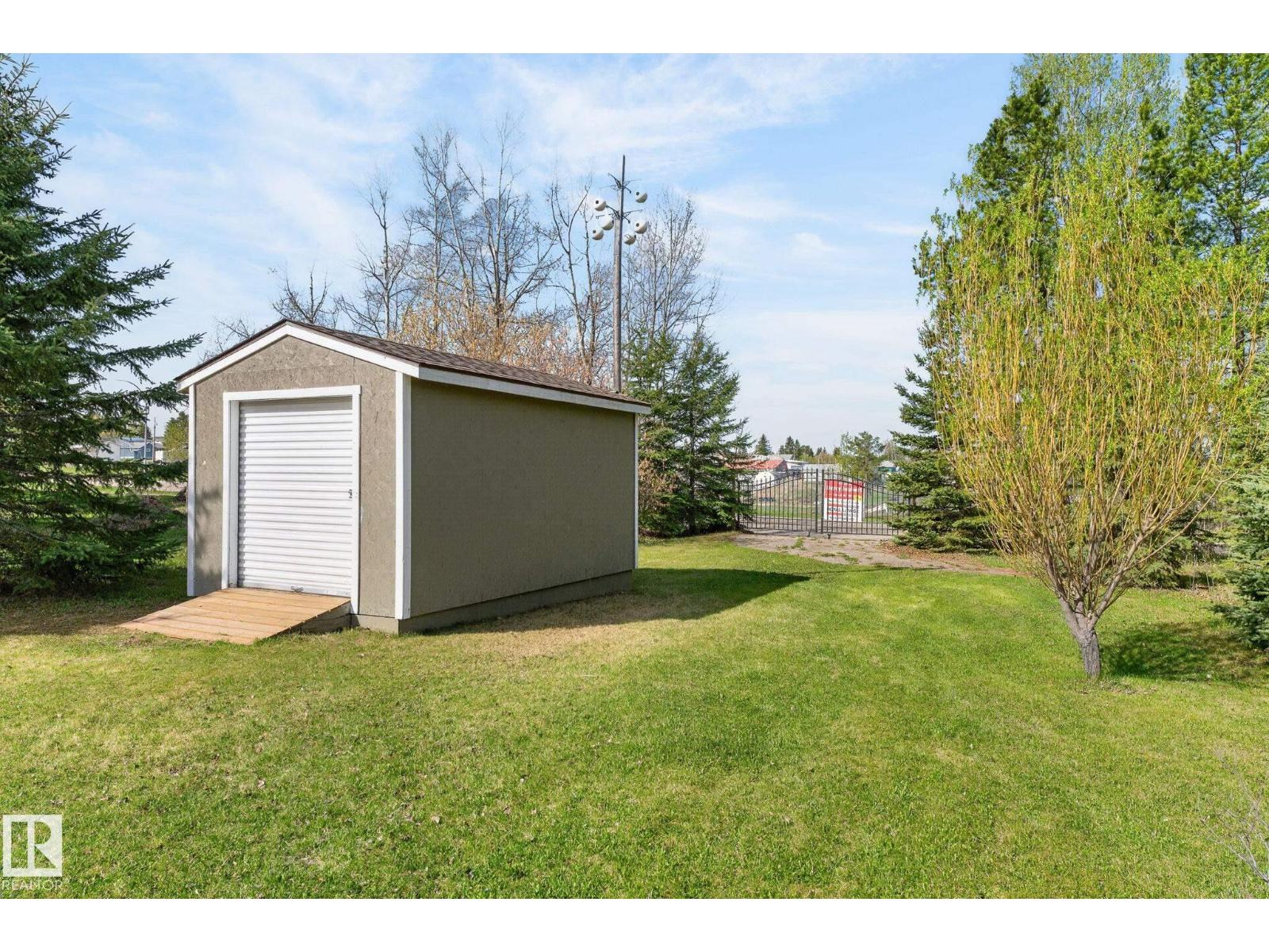 4911 46 ST - 19