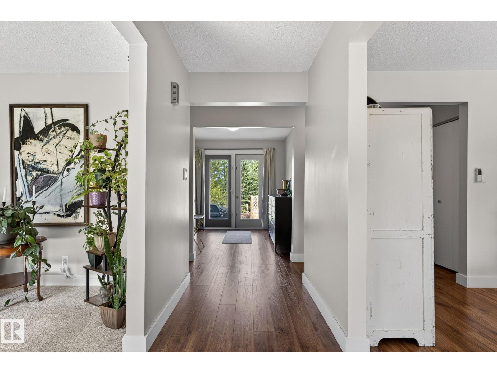 4911 46 ST - 37