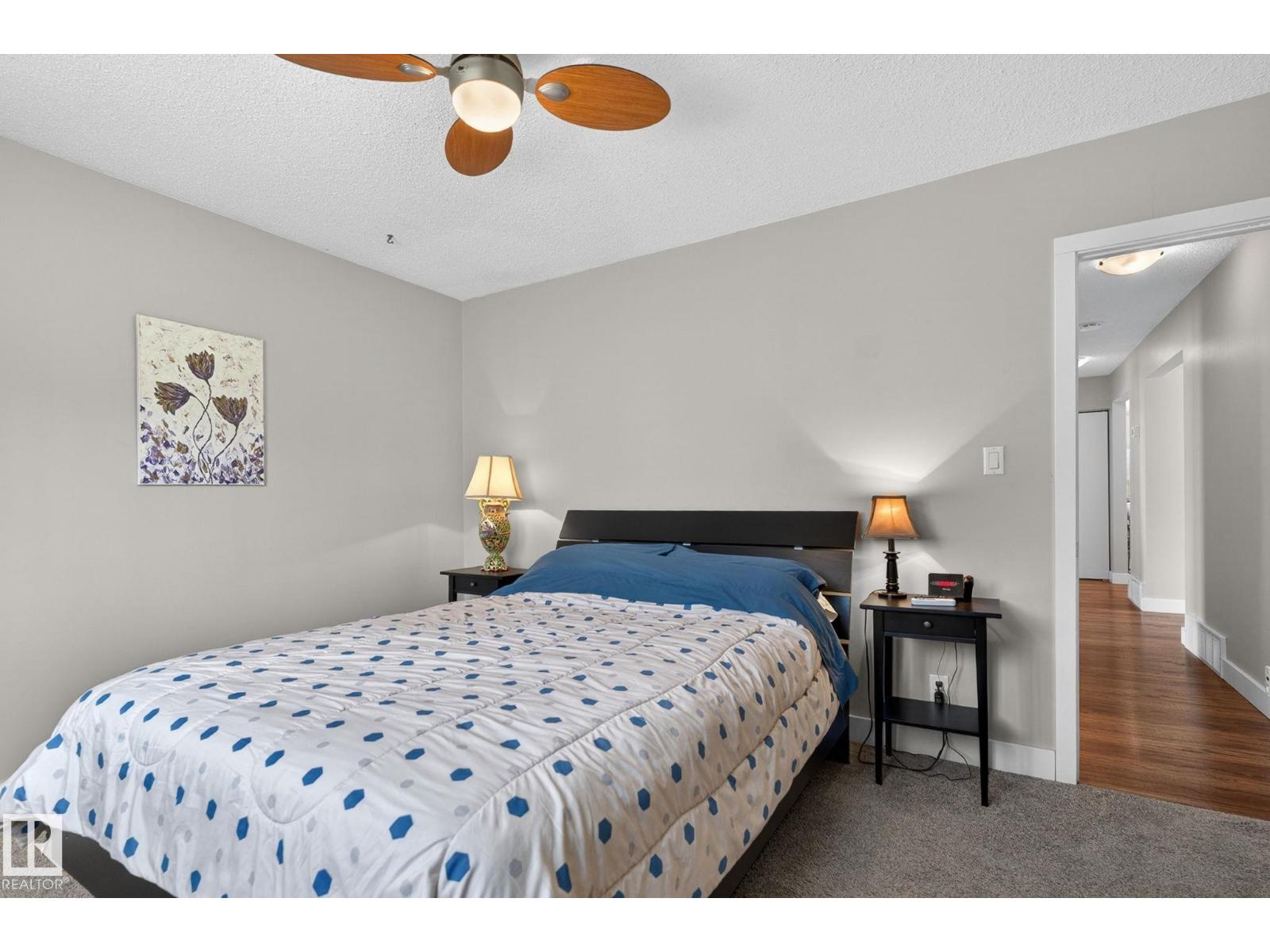 4911 46 ST - 44