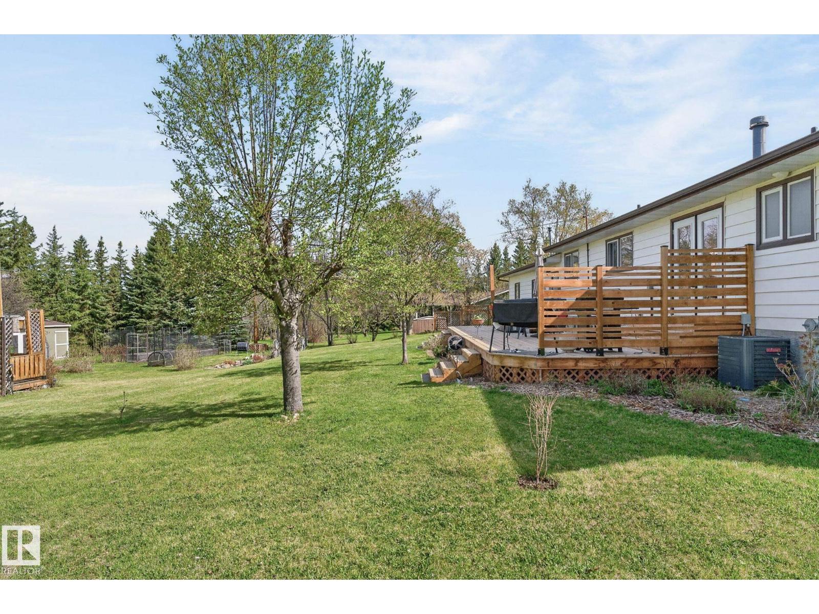 4911 46 ST - 8