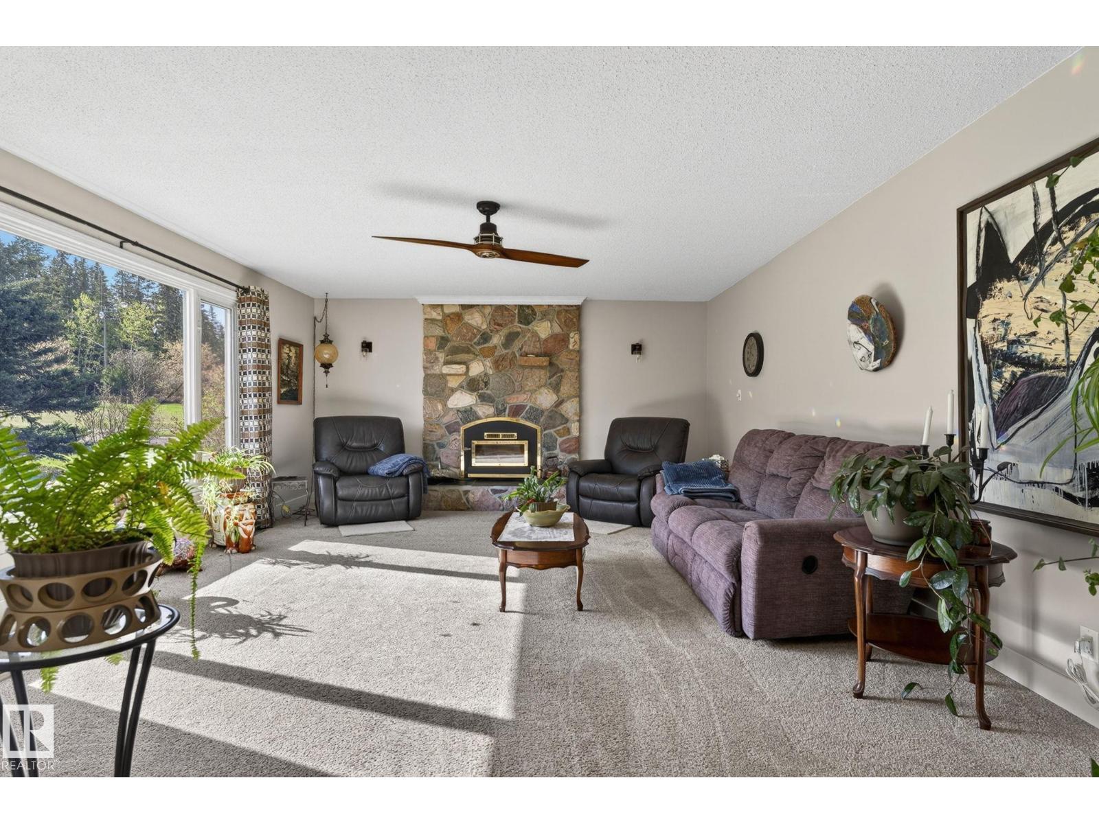 4911 46 ST - 32