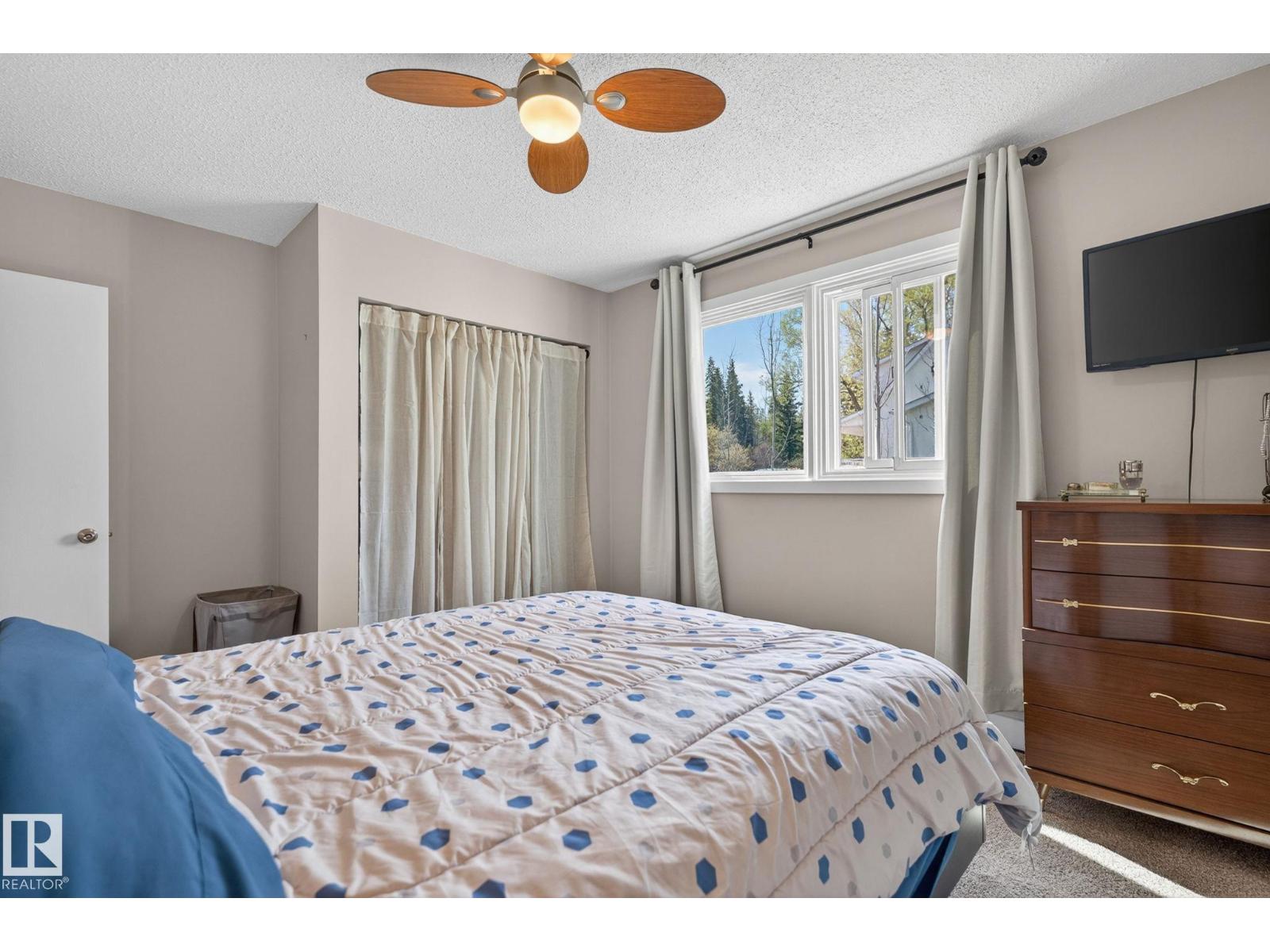 4911 46 ST - 45