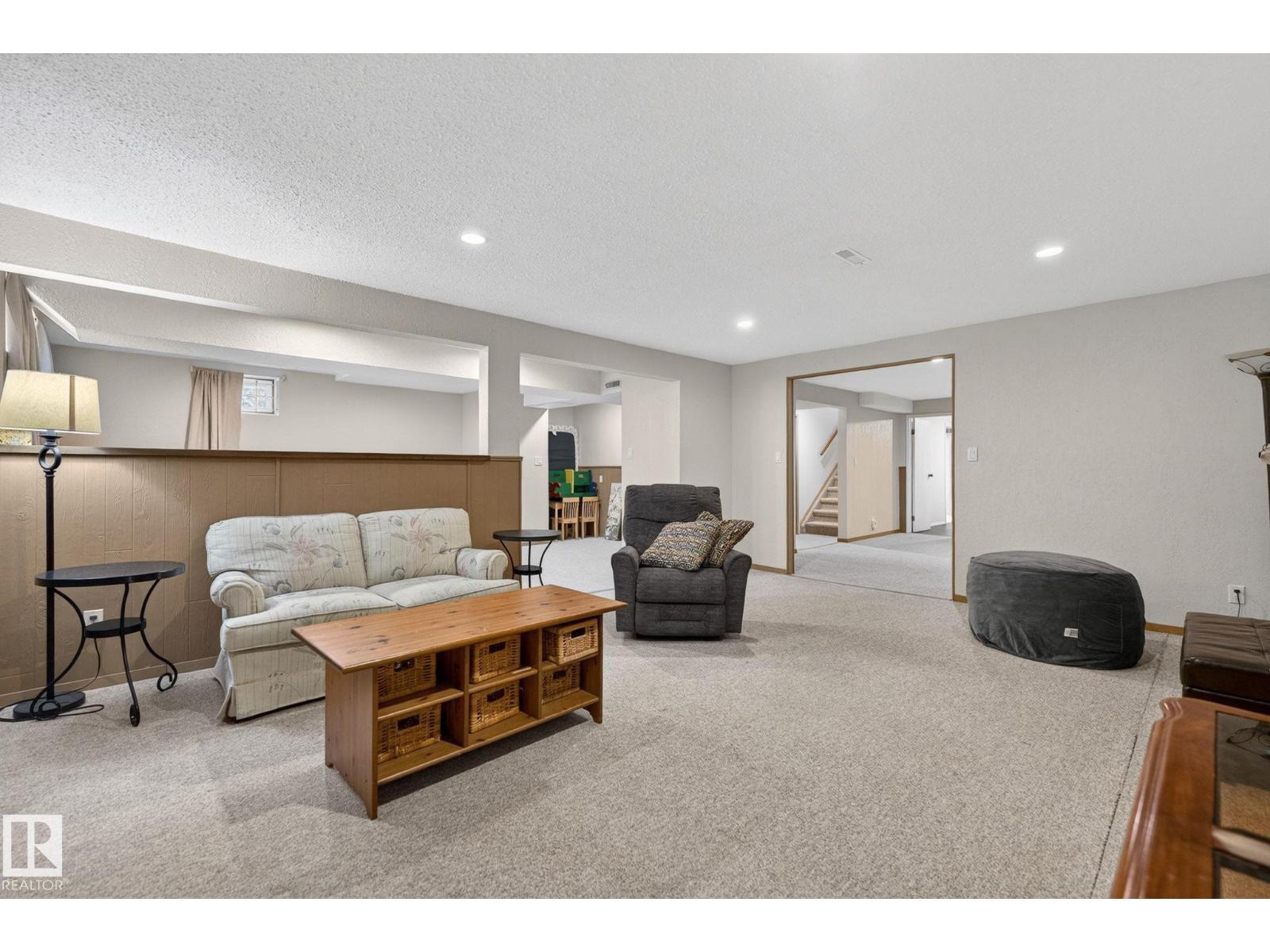 4911 46 ST - 53